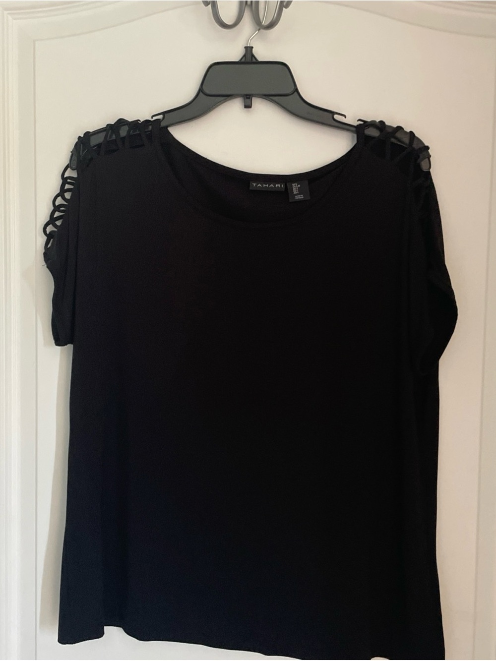 TAHARI Black Peekaboo Shoulder Short Sleeve Top Shirt Size L  Classy